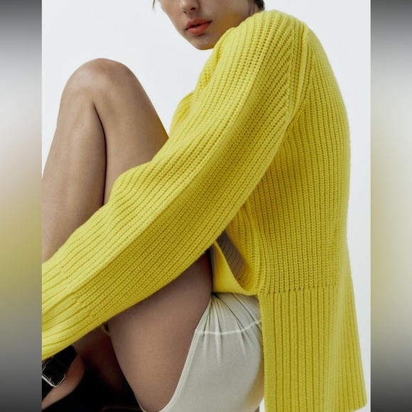 NWT Zara basic side vent knit sweater. Size M. Yellow - Picture 1 of 4